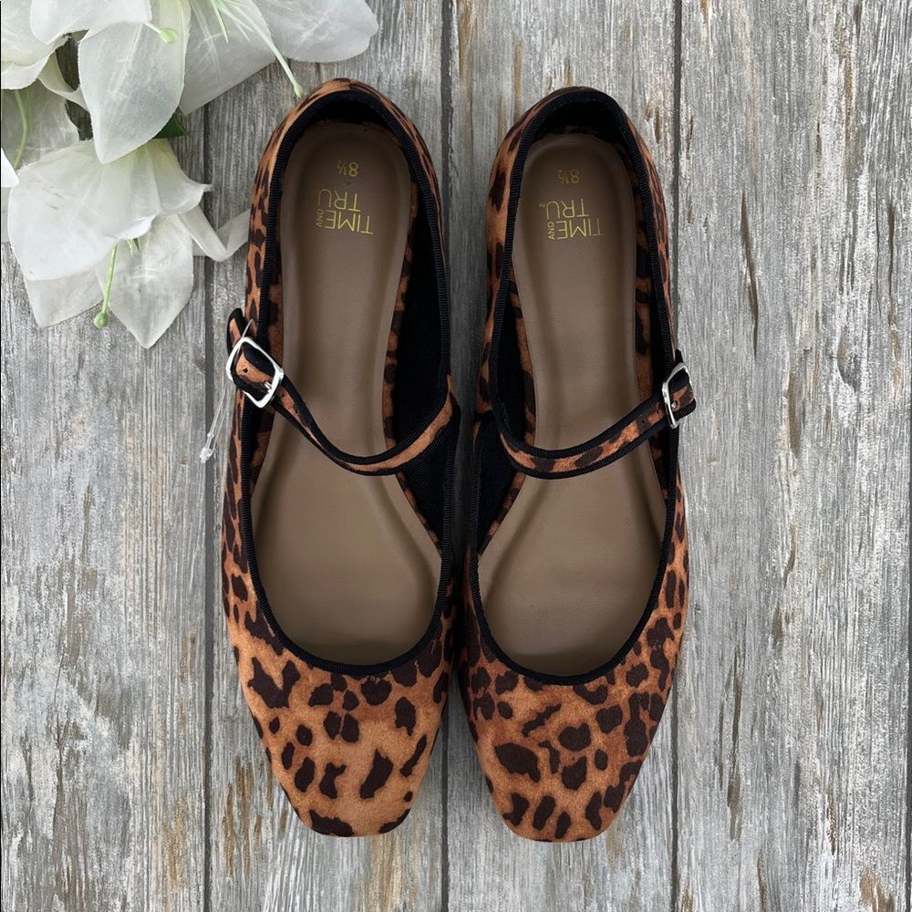 Women's Faux Leather Mary Jayne Leopard Print Flats Shoes Size 8.5